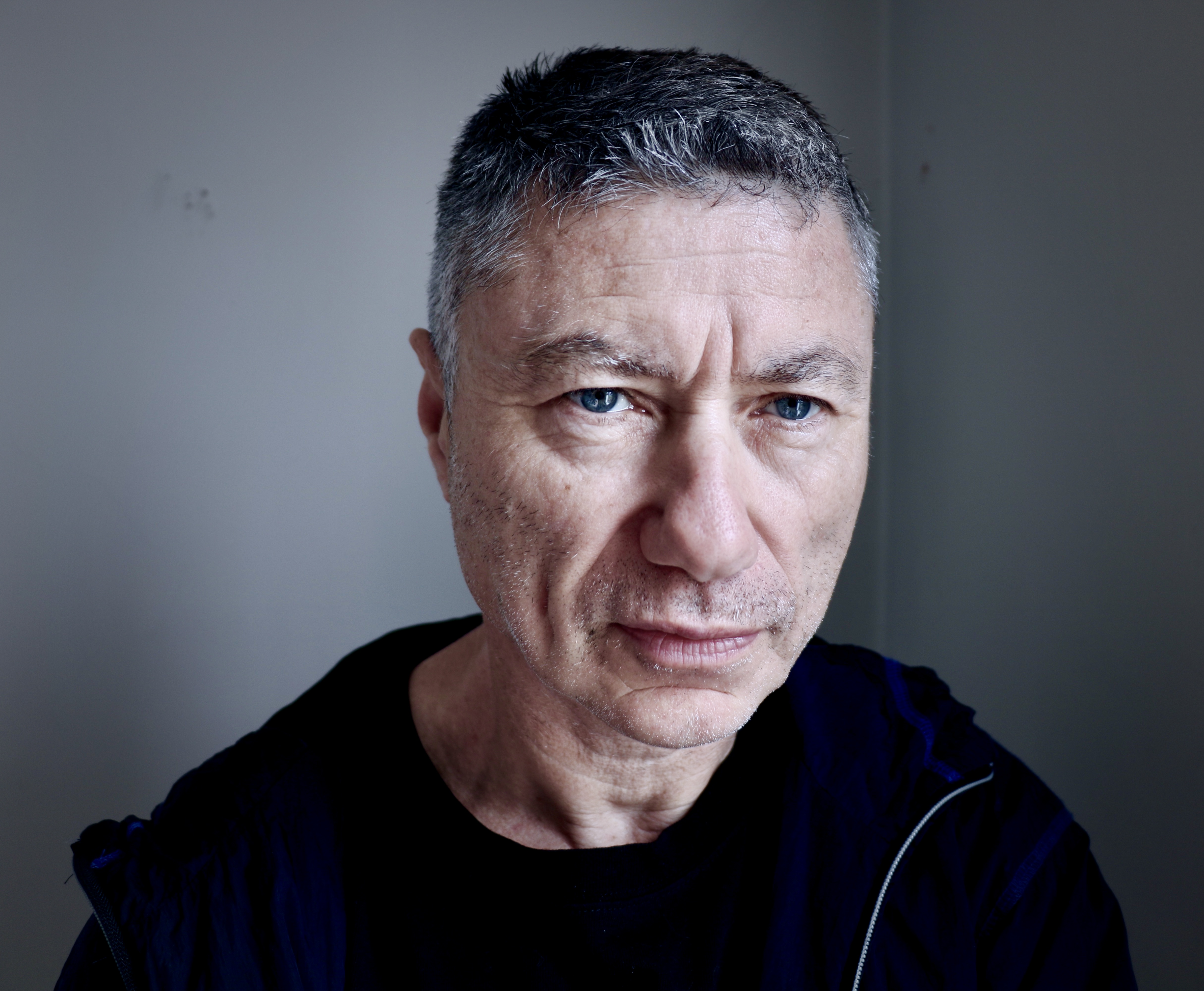 actor Anton Valensi large photo