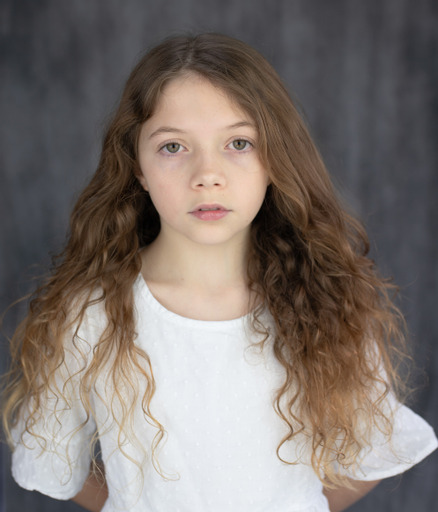 actor Connie Kiss Mee large photo