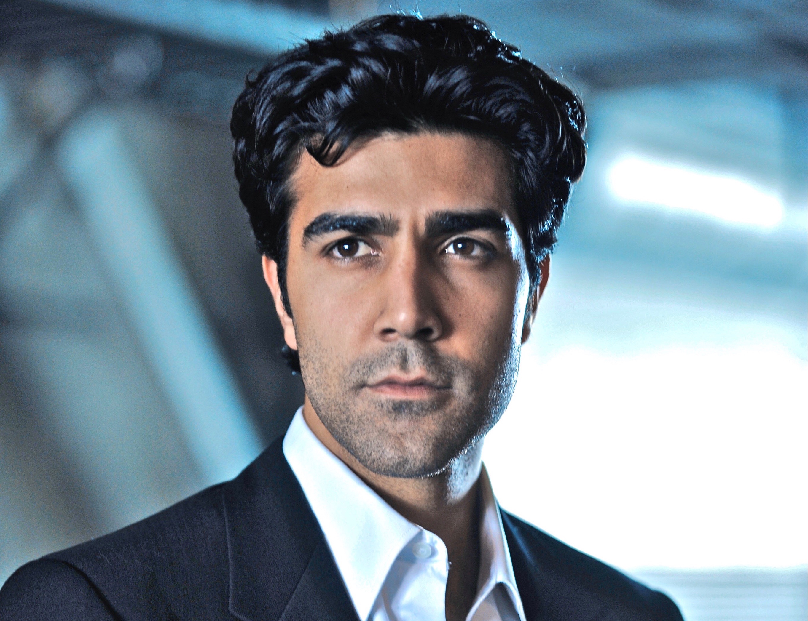 actor Bobby Naderi large photo