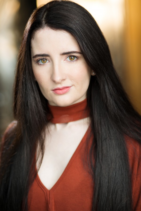 actor Leah O'Rourke large photo