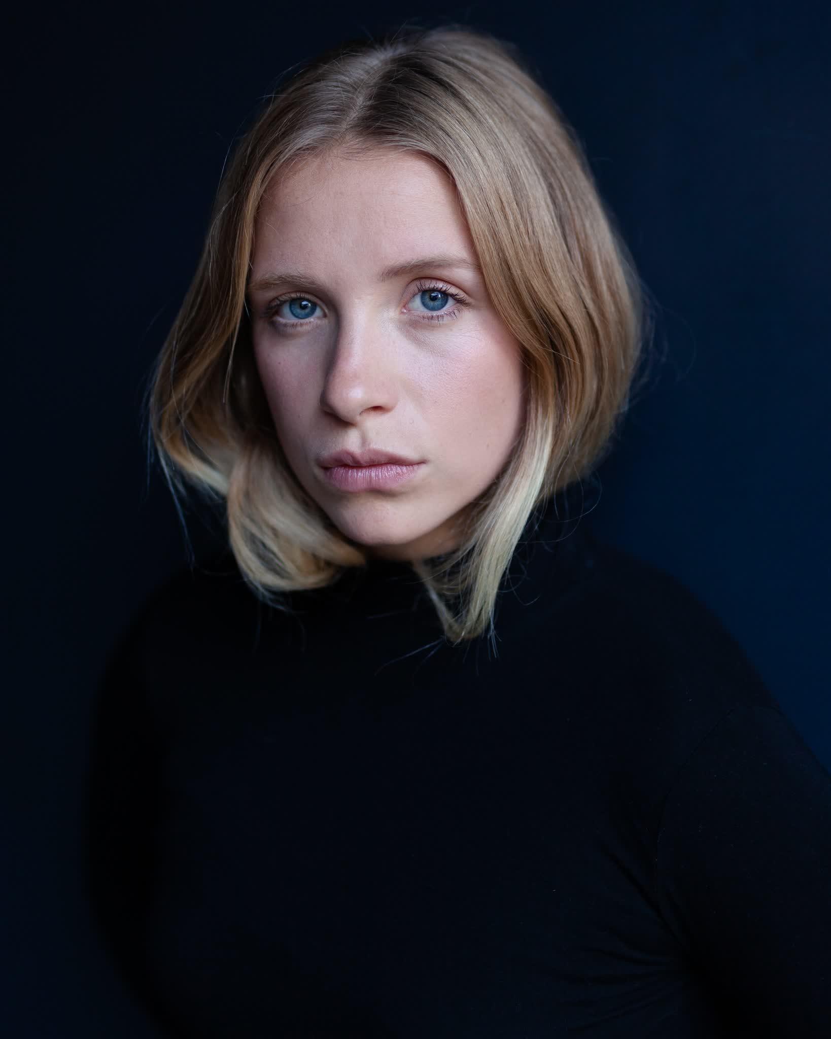 actor Lena Klenke large photo