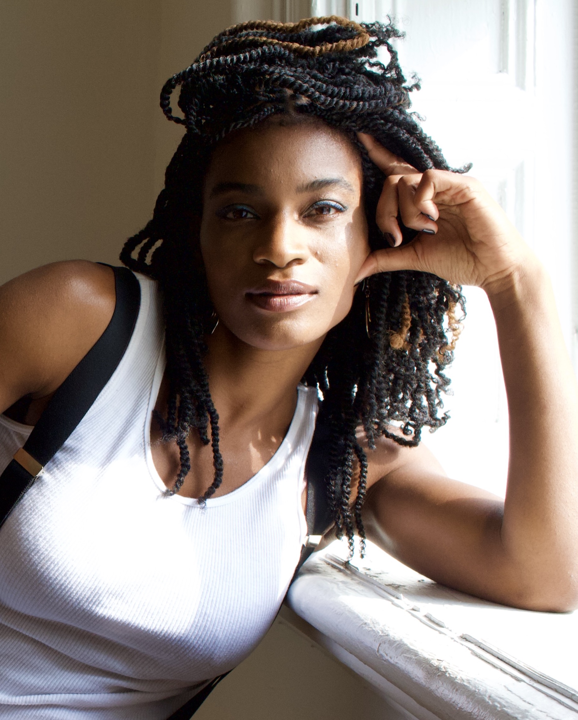 actor Ashley Romans large photo