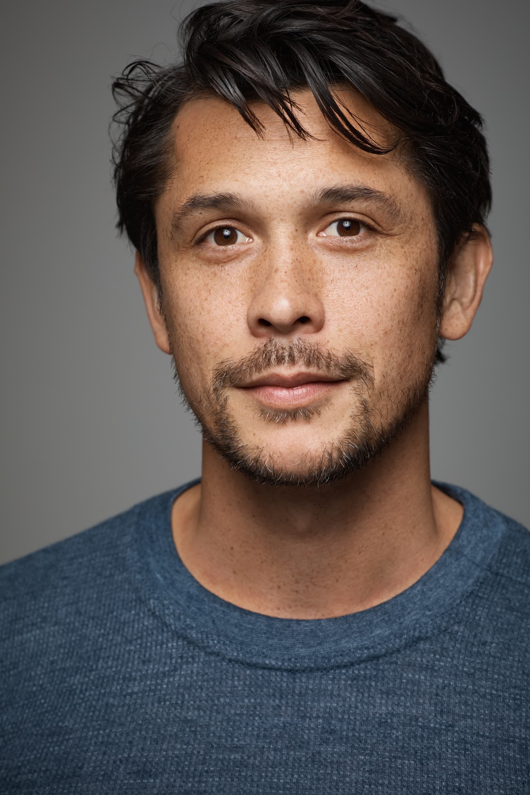 actor Bob Morley large photo