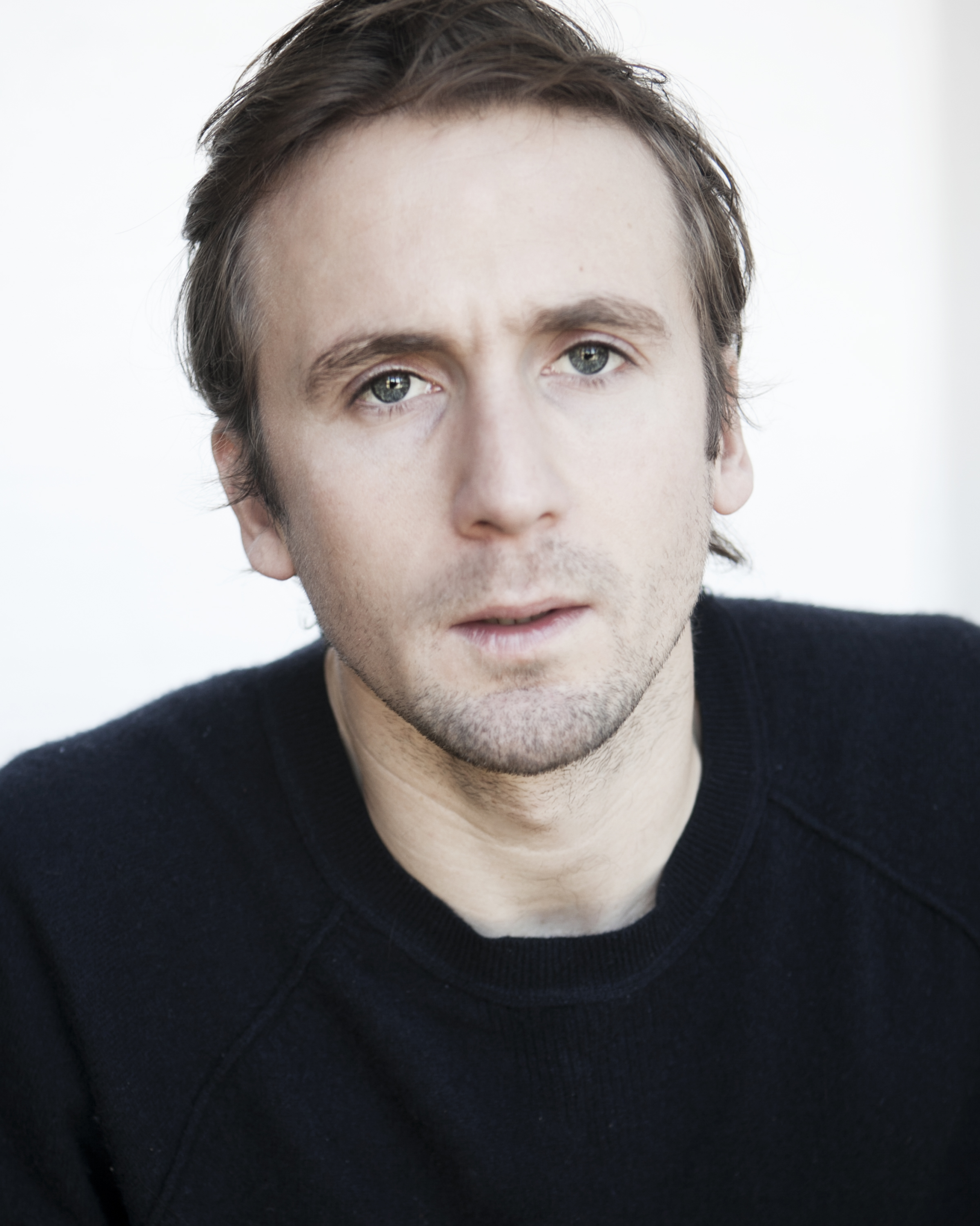 actor Tom Basden large photo