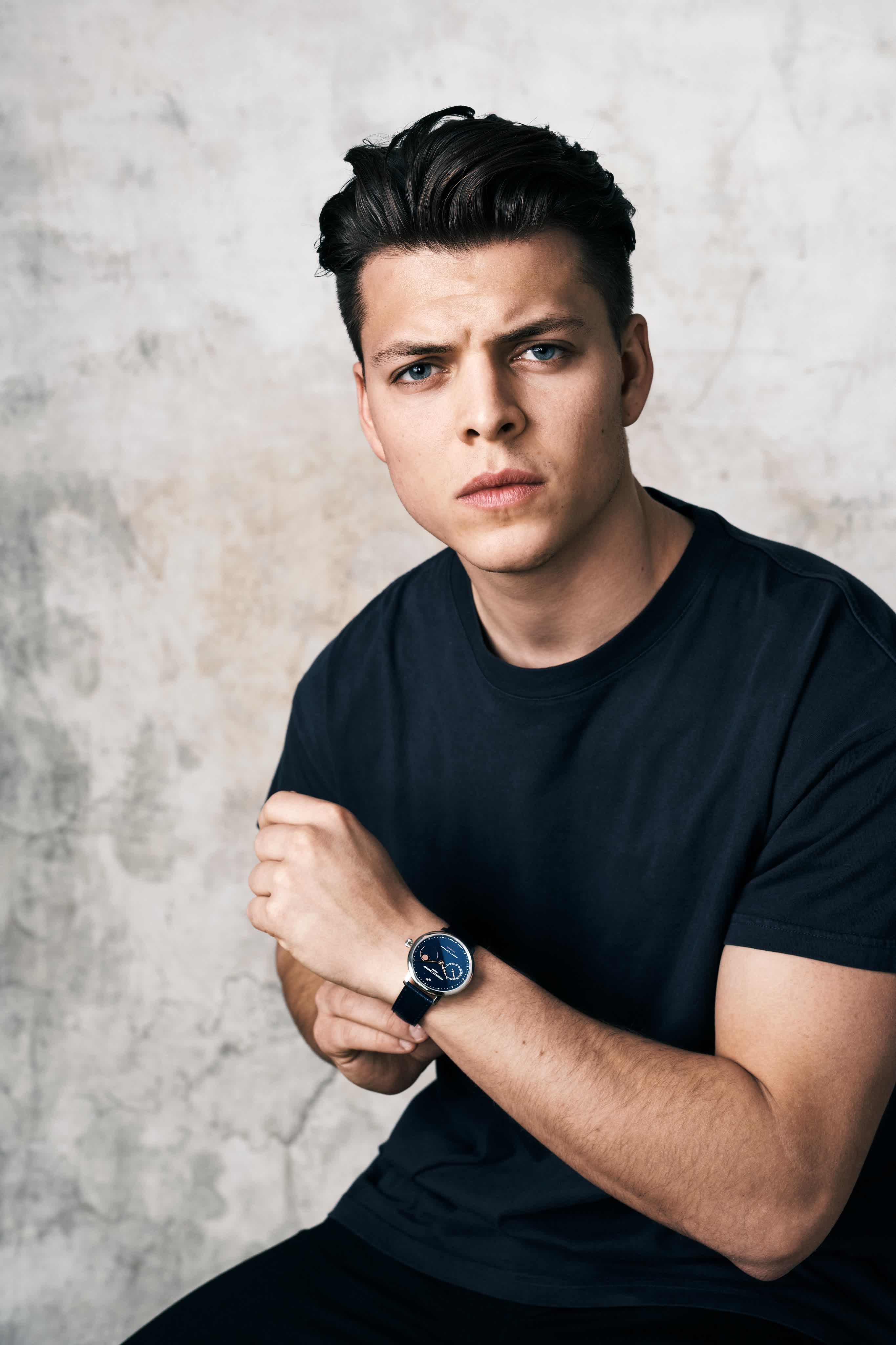 actor Alex Høgh Andersen large photo
