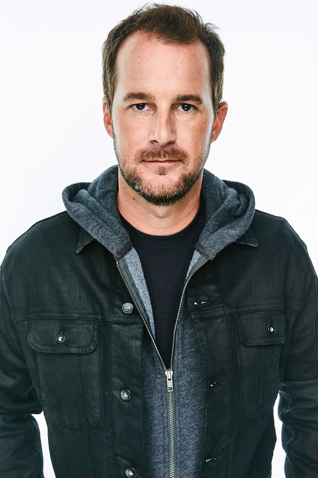 actor Jonny Lee large photo