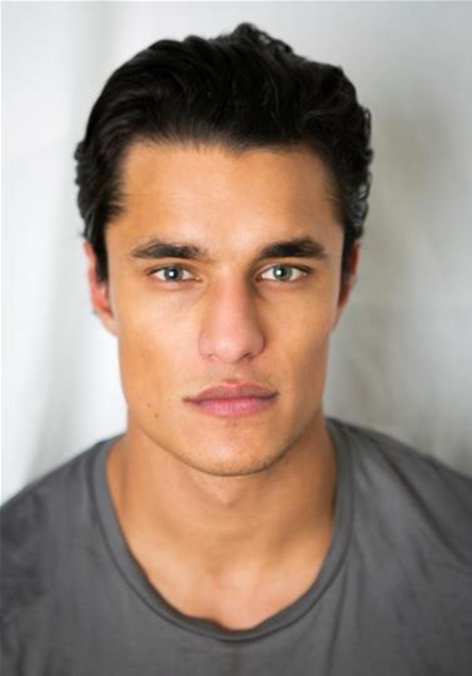 actor Staz Nair large photo