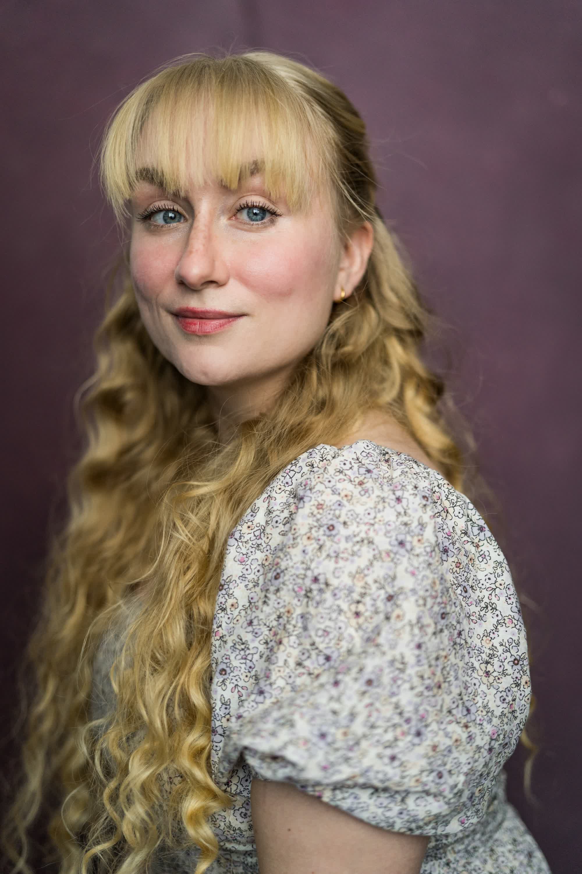 actor Primrose Bigwood large photo