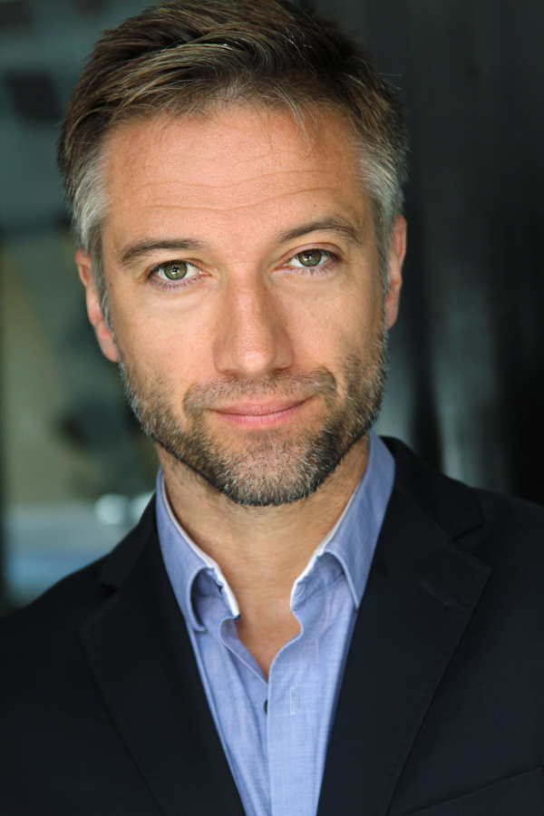 actor Howard Corlett large photo