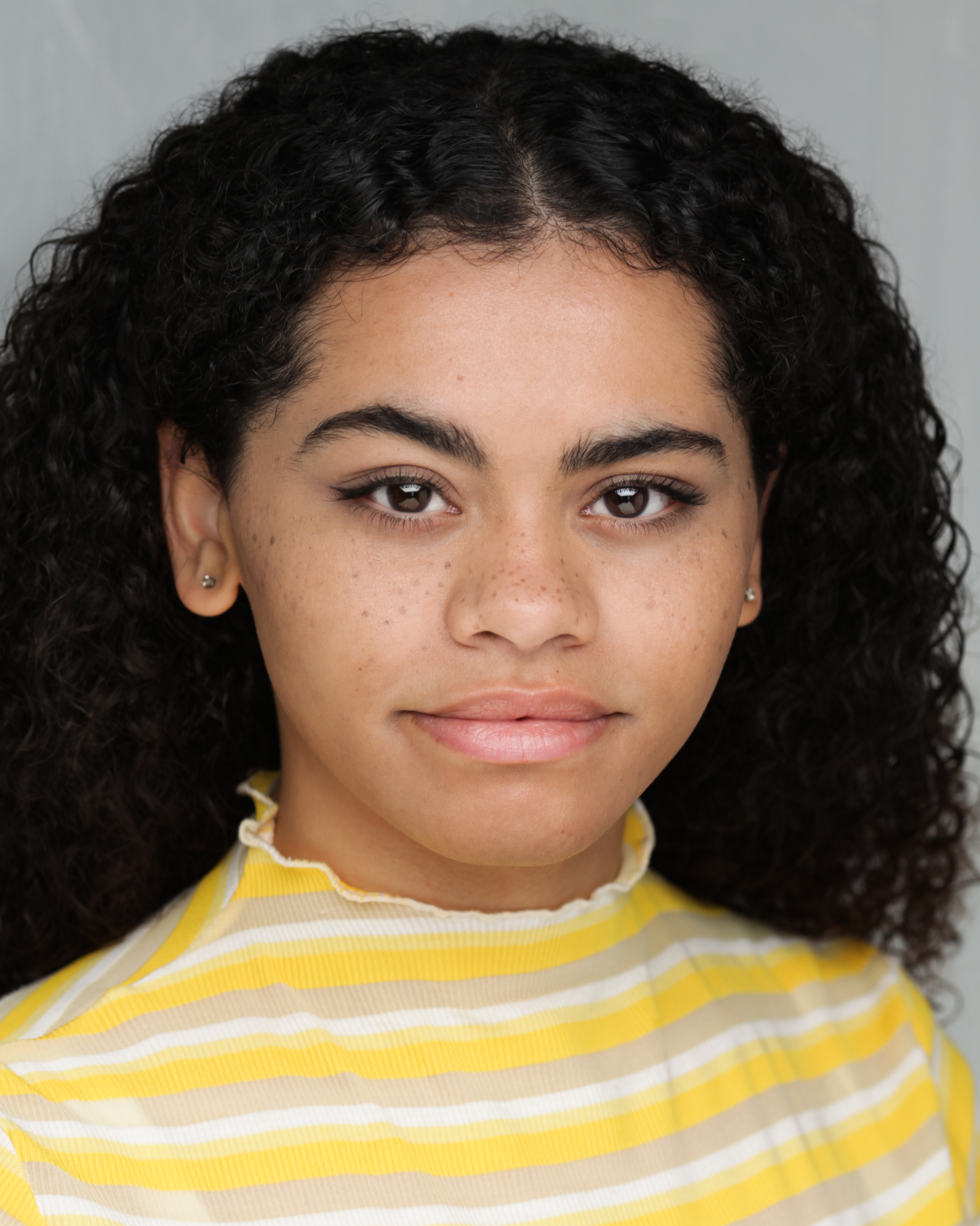 actor Nina Barker-Francis large photo