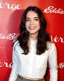 actor Dylan Gelula large photo