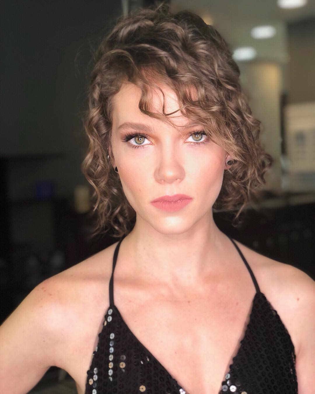 actor Ece Çesmioglu large photo