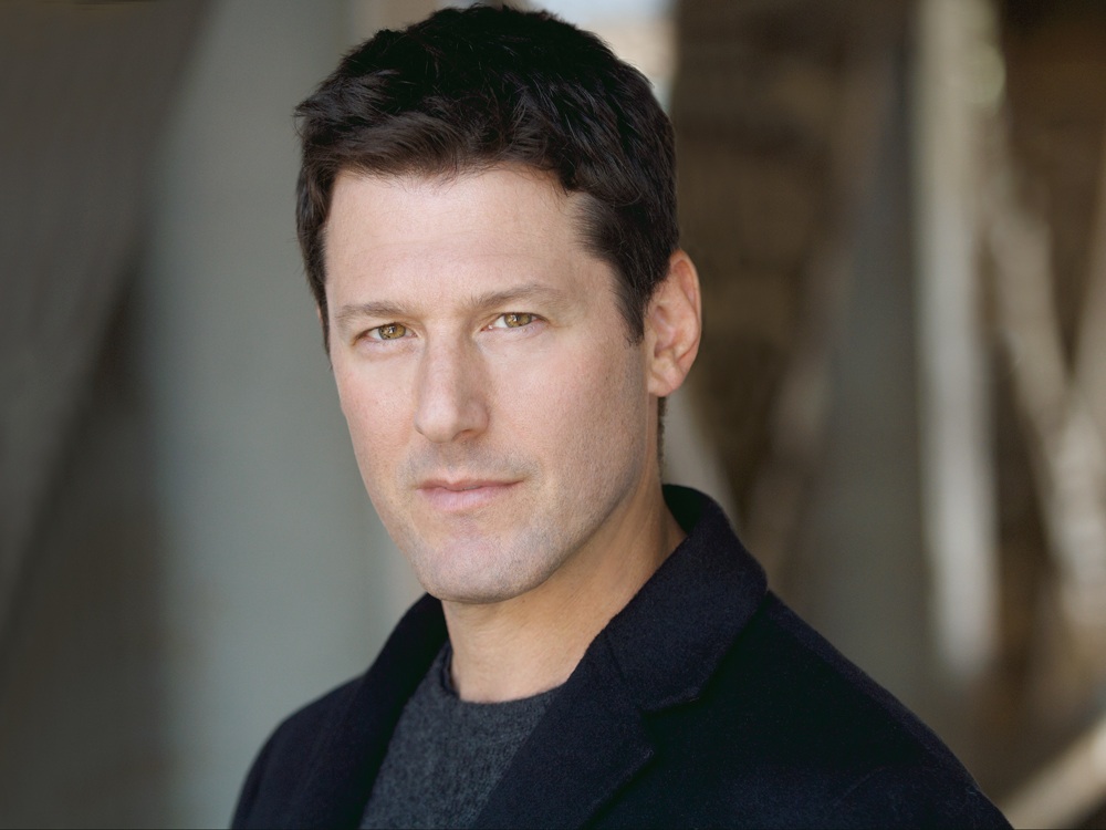 actor Ari Cohen large photo