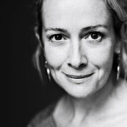 actor Emma Fielding large photo