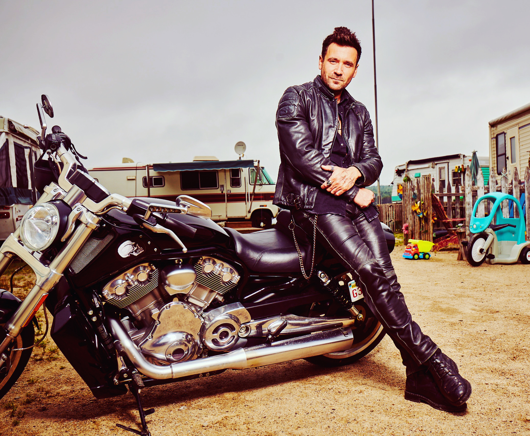 actor Allan Hawco large photo