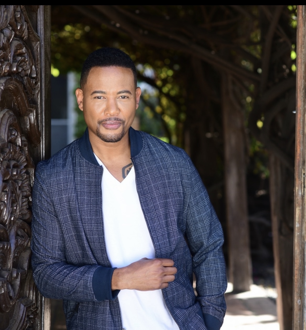 actor Derrex Brady large photo