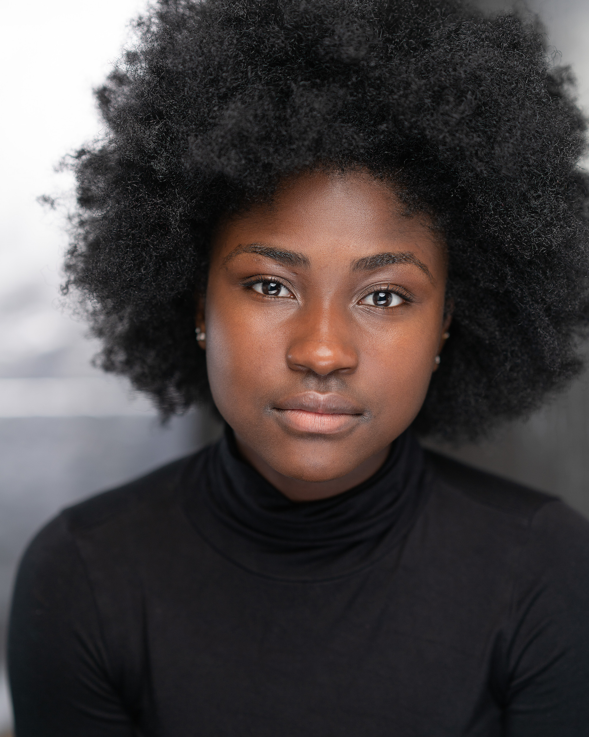 actor Lauryn Ajufo large photo