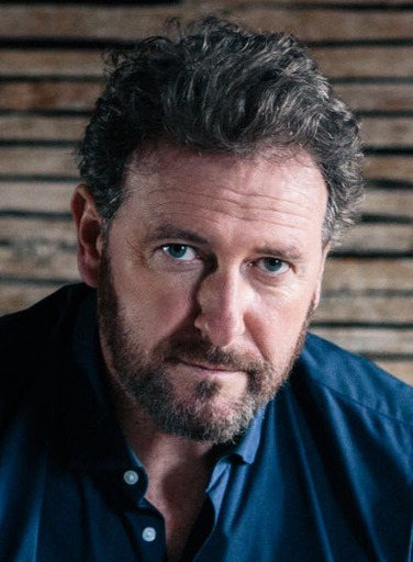 actor Risteard Cooper large photo