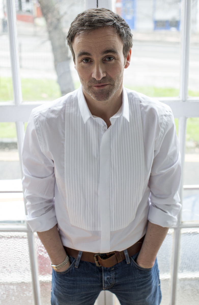 actor Derek Riddell large photo