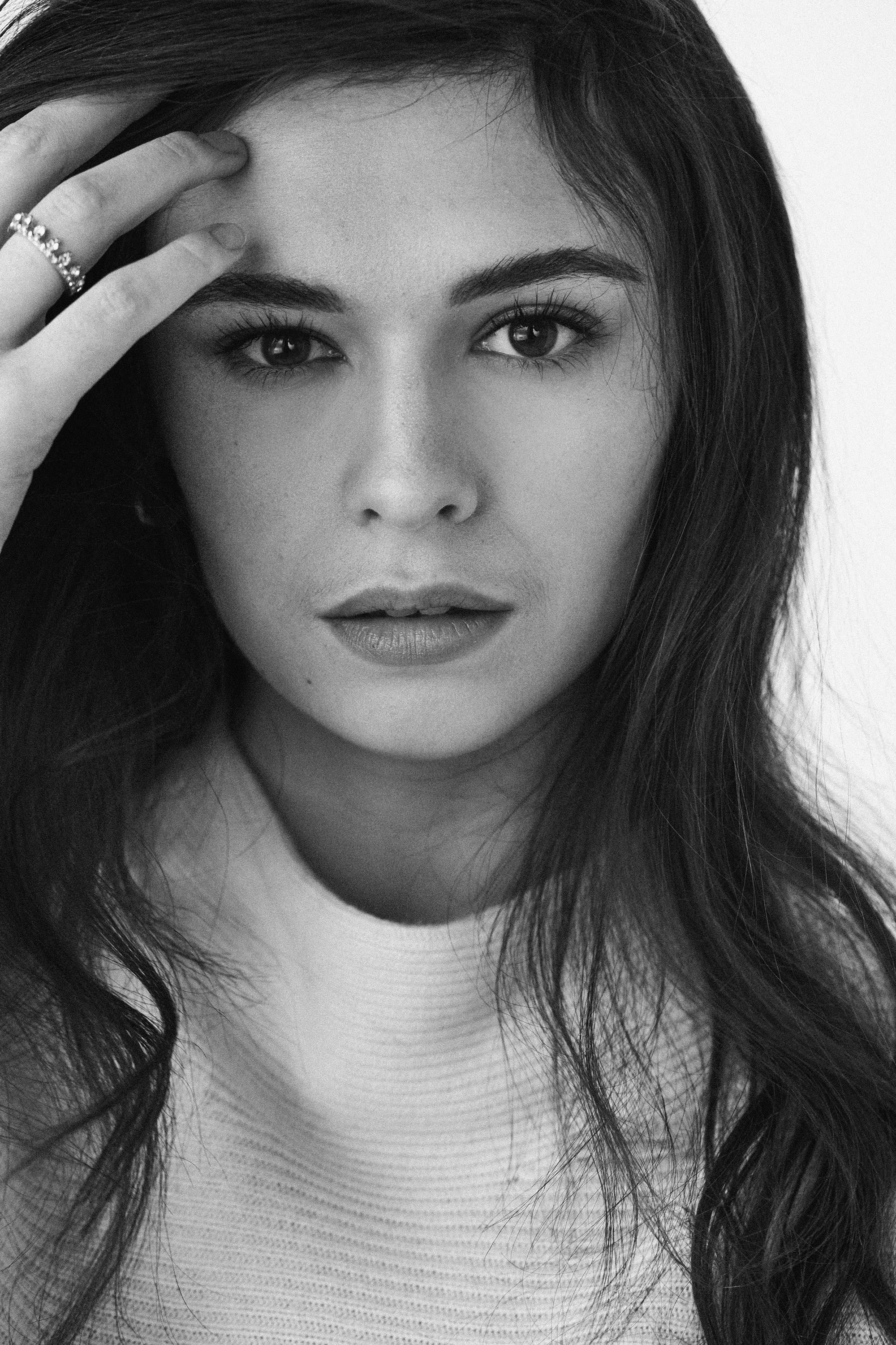 actor Nicole Maines large photo