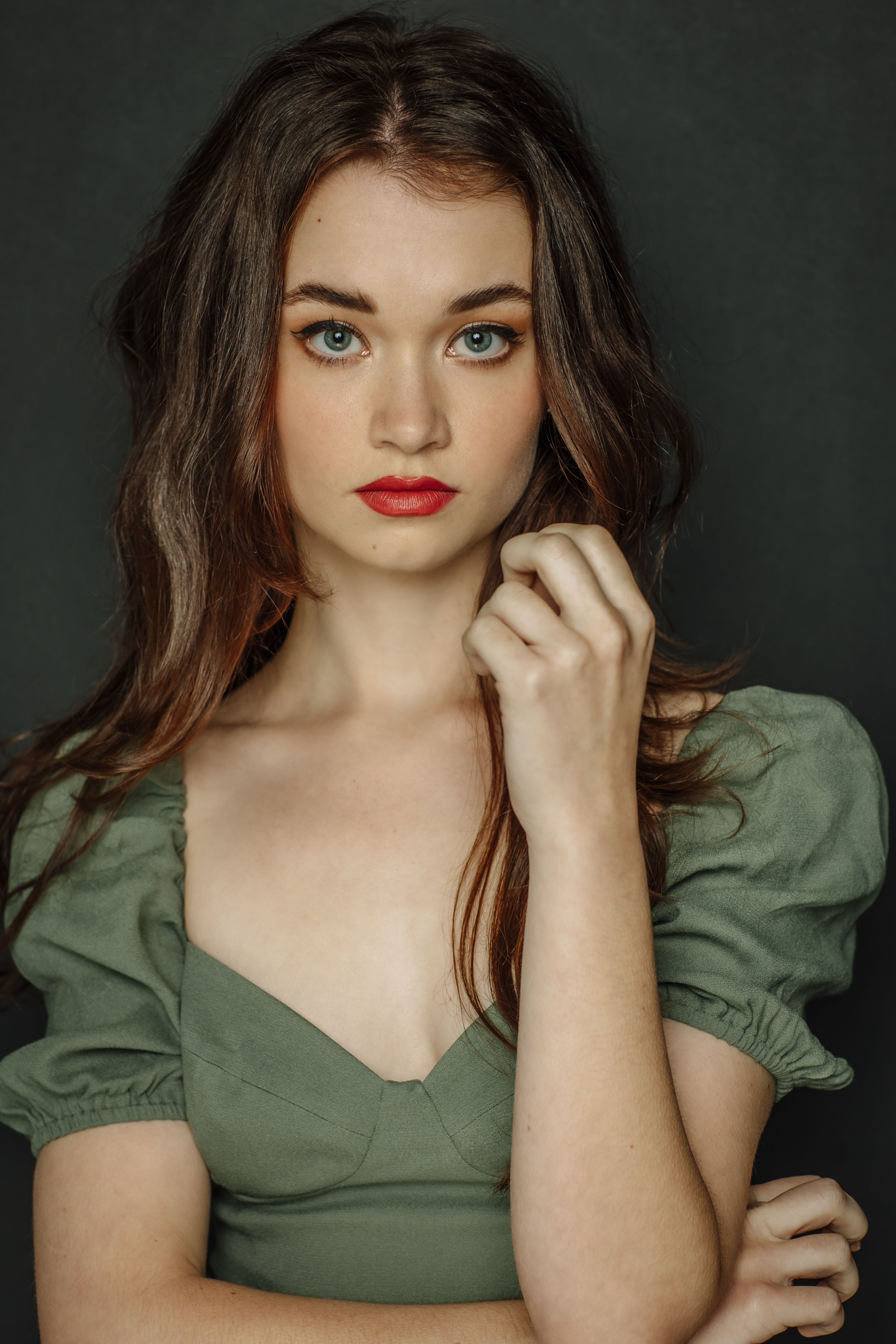 actor Alison Thornton large photo