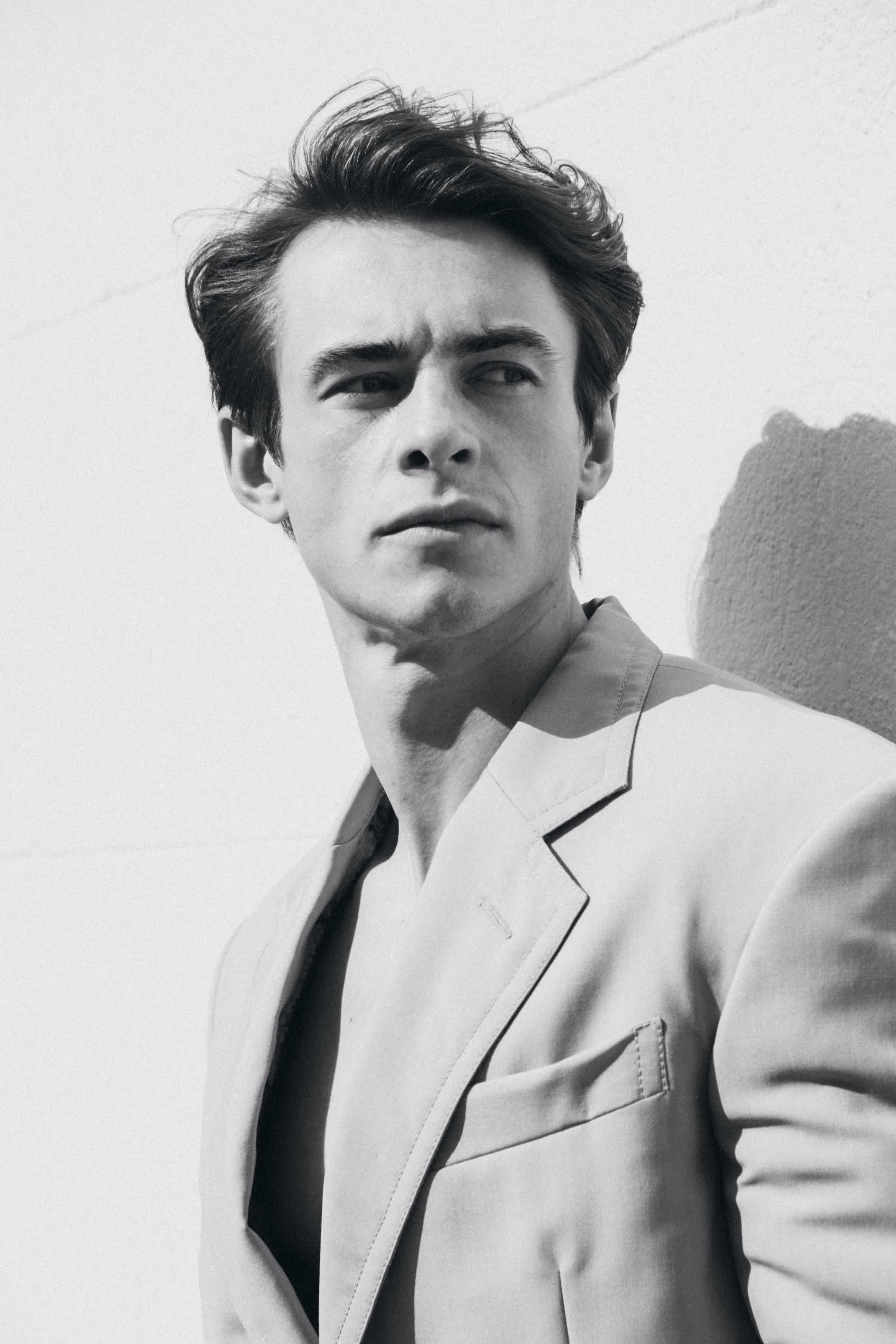 actor Ben Radcliffe large photo