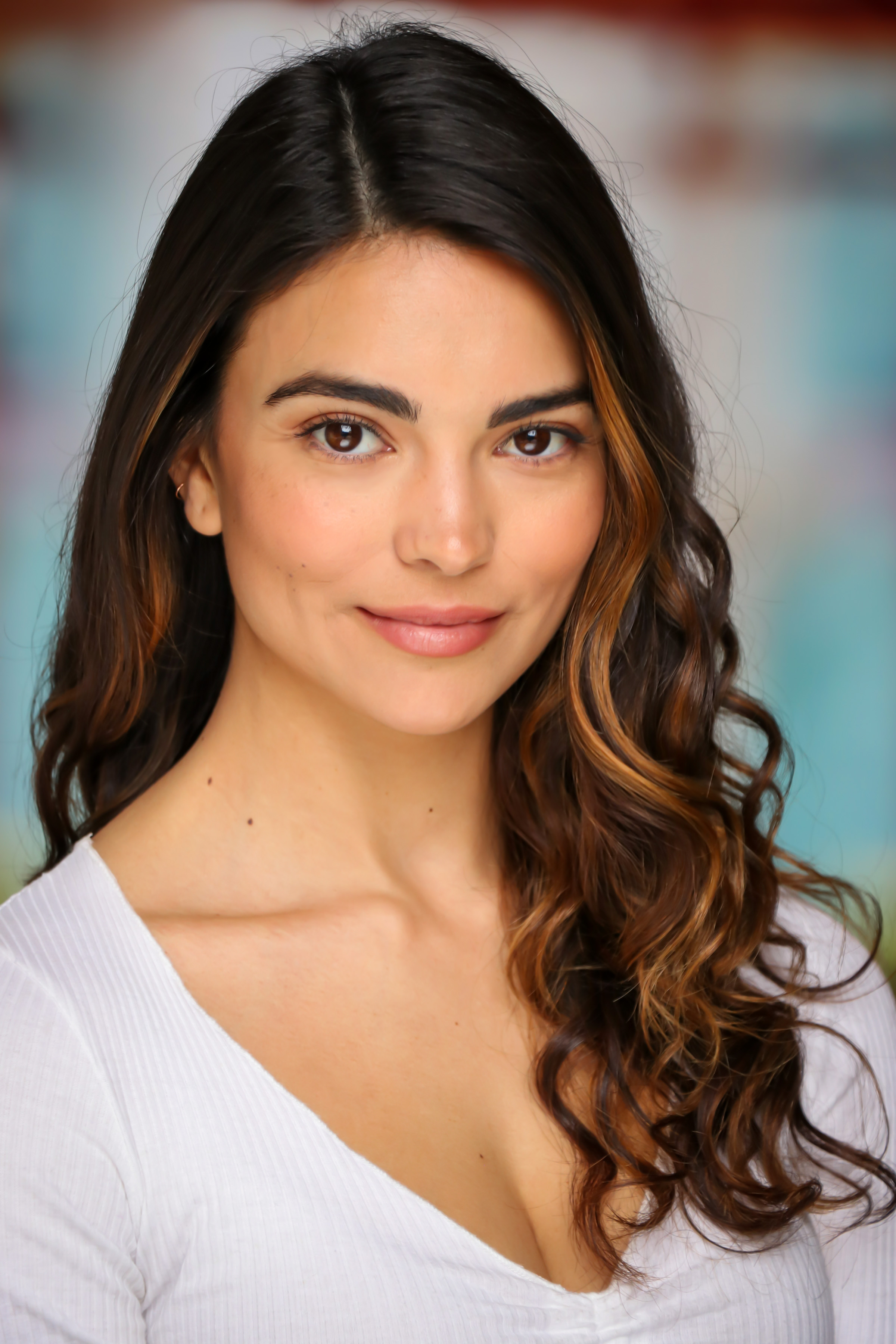 actor Kyra Santoro large photo