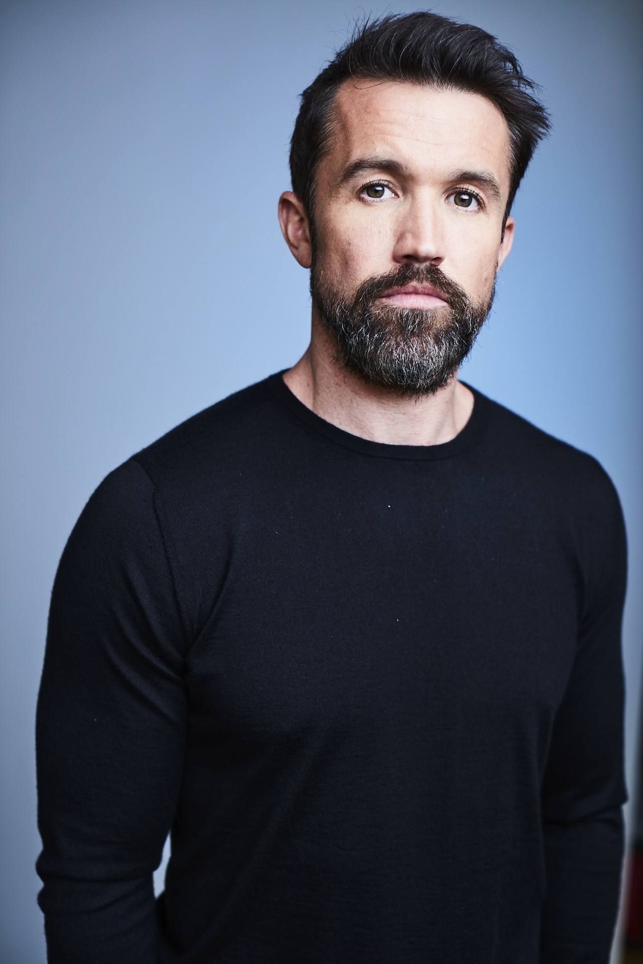 actor Rob McElhenney large photo