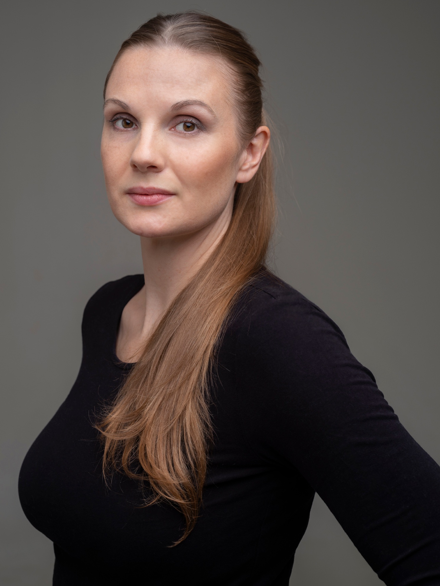 actor Rebecka Johnston large photo