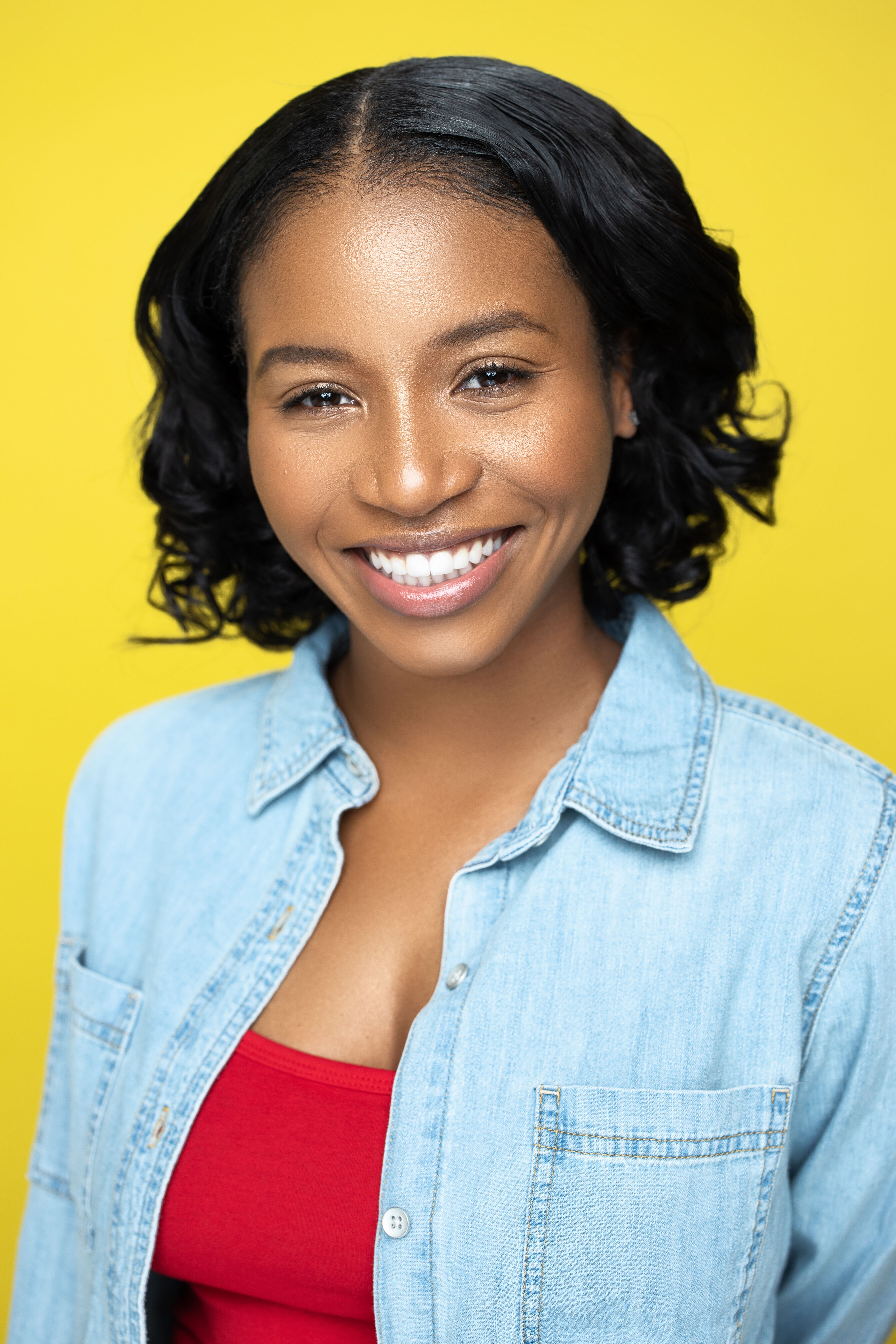 actor Chloe James large photo