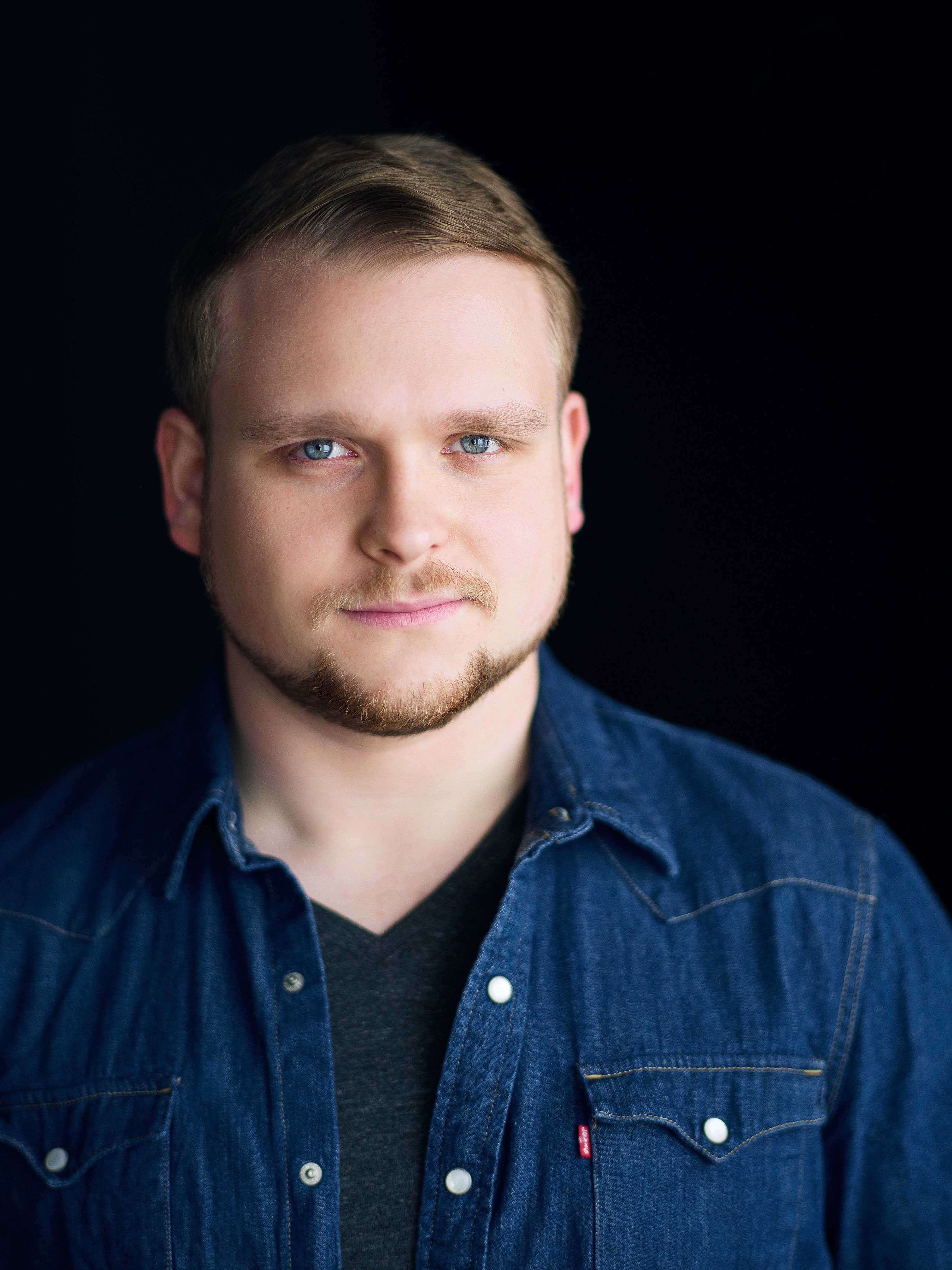 actor Wyatt Bowen large photo