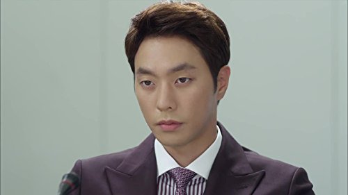 actor Min Choi large photo