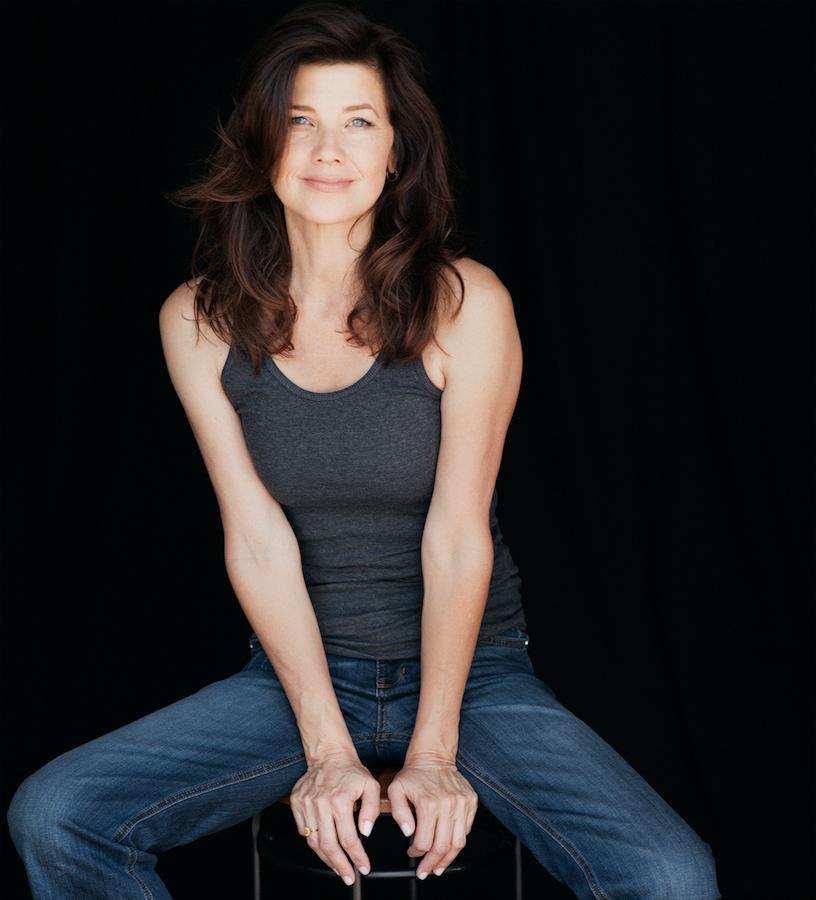 actor Daphne Zuniga large photo