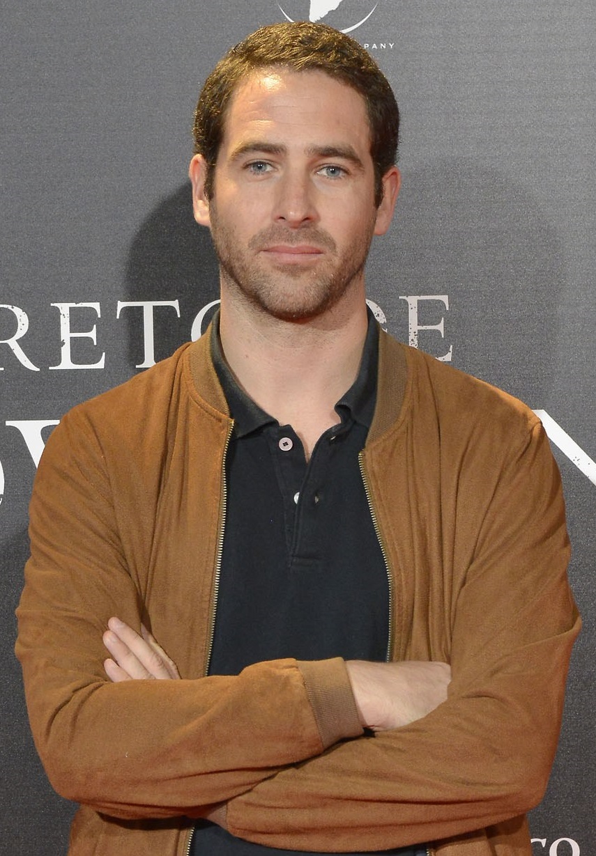 actor Adam Quintero large photo