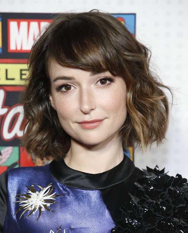 actor Milana Vayntrub large photo