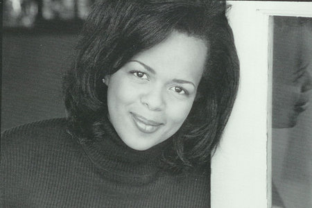 actor Paula Newsome large photo