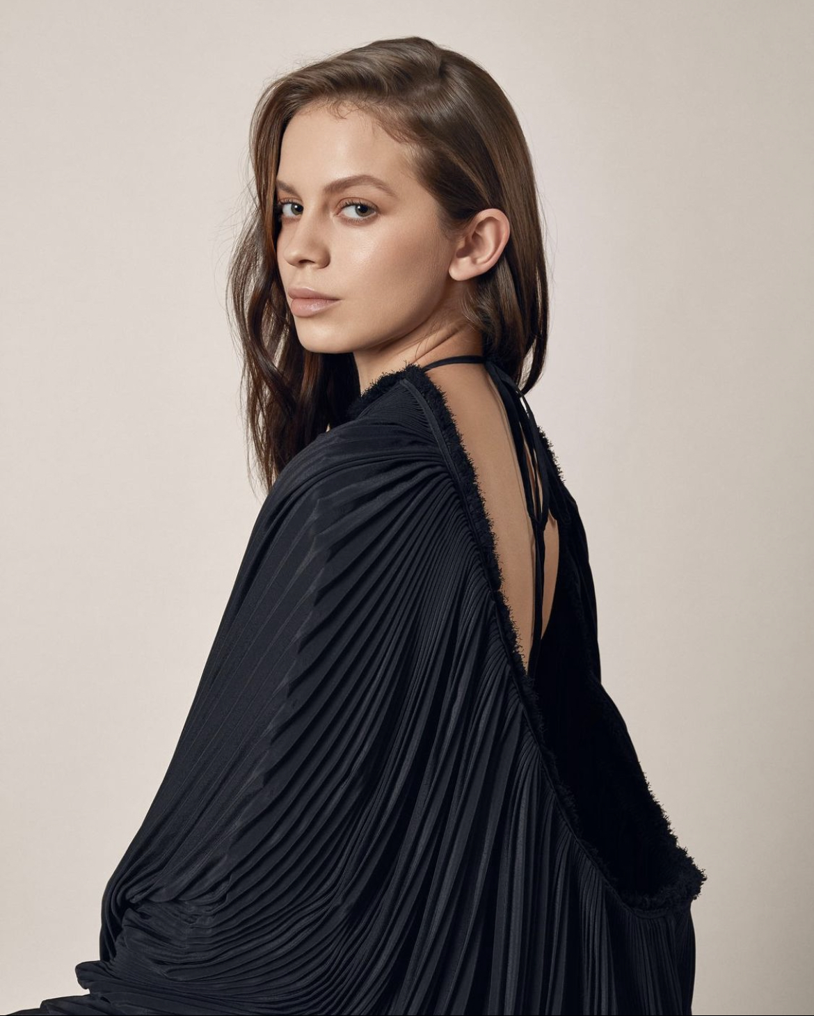 actor Ana Valeria Becerril large photo