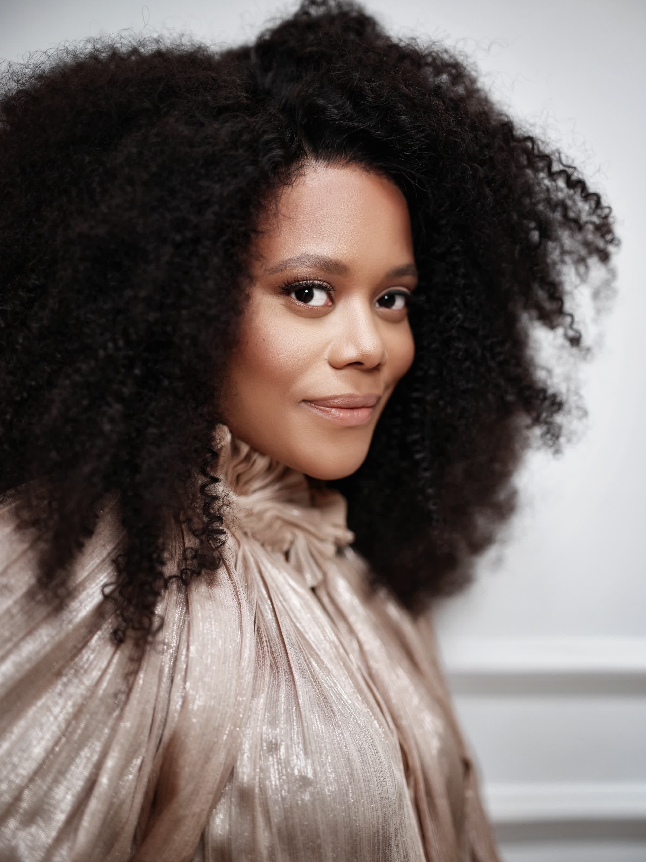 actor Christina Elmore large photo