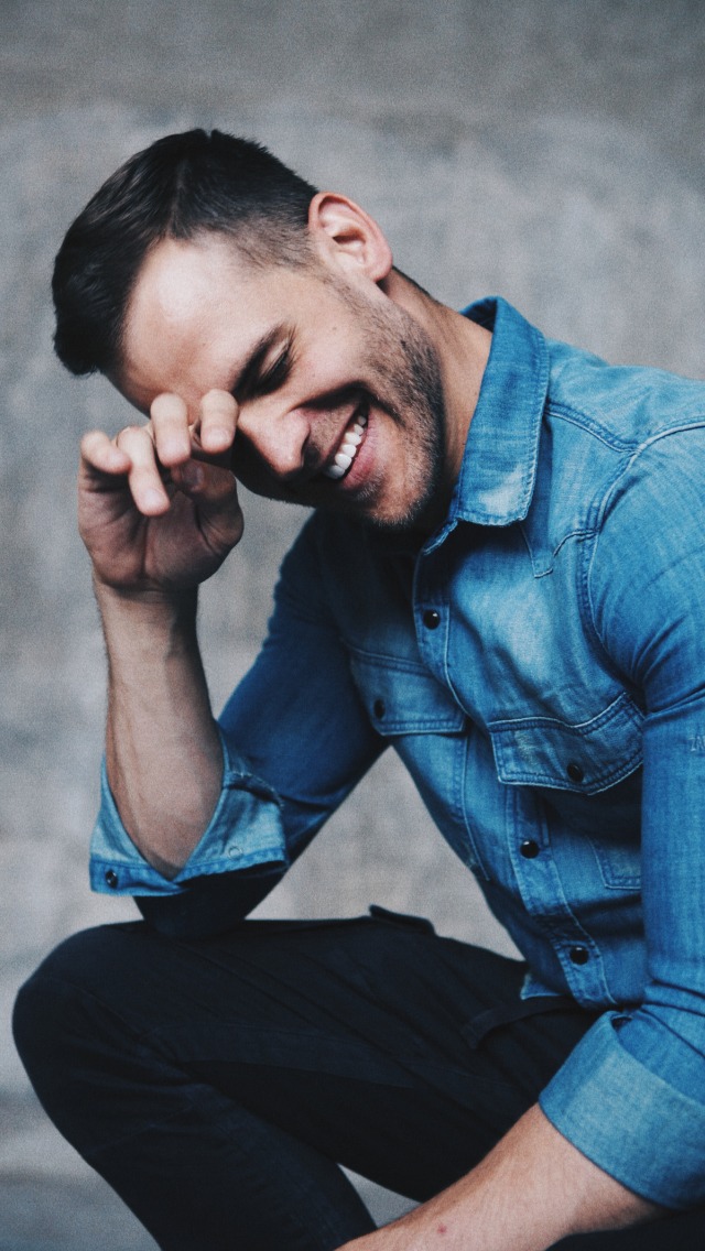 actor Cole Vigue large photo