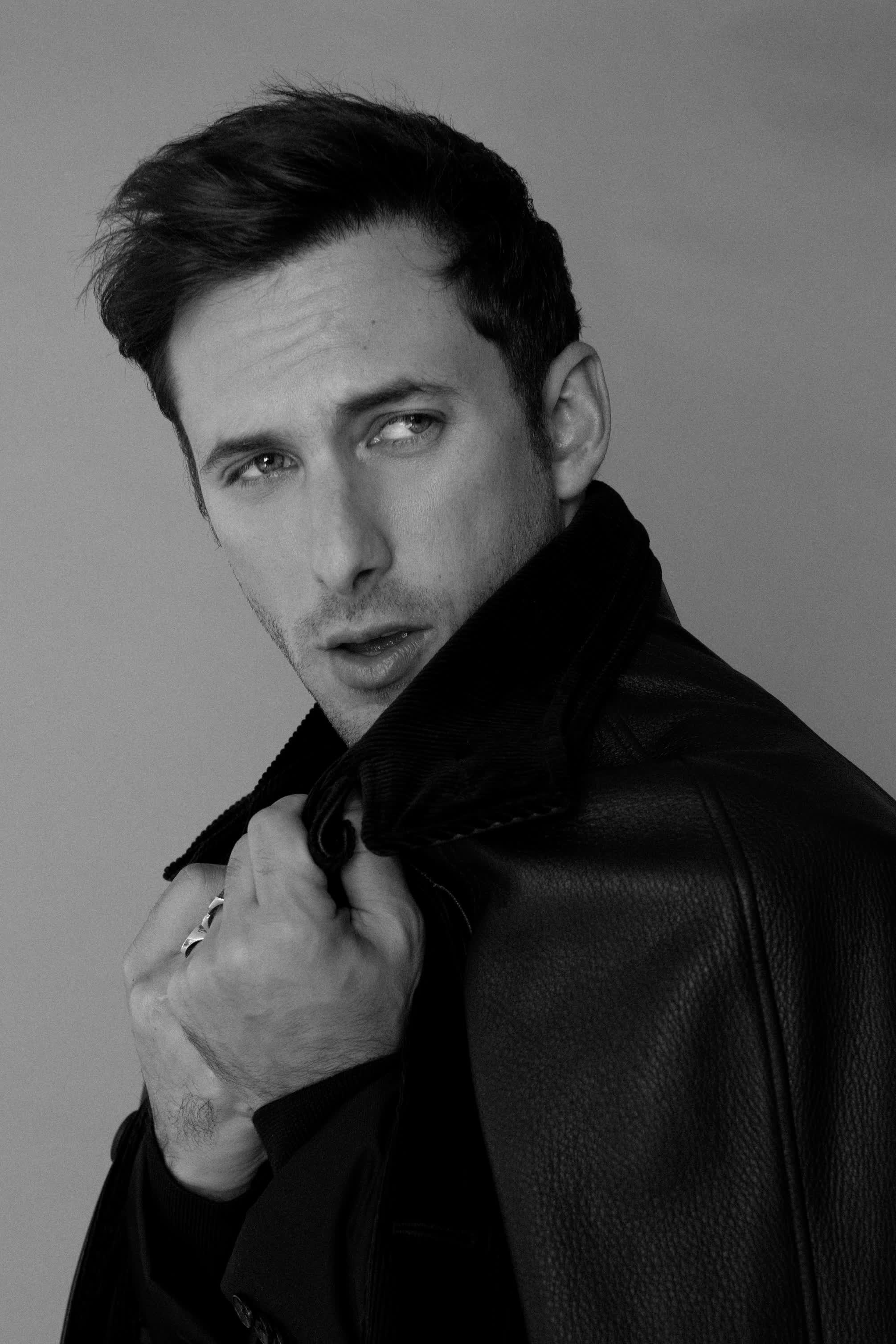 actor Sebastián Zurita large photo