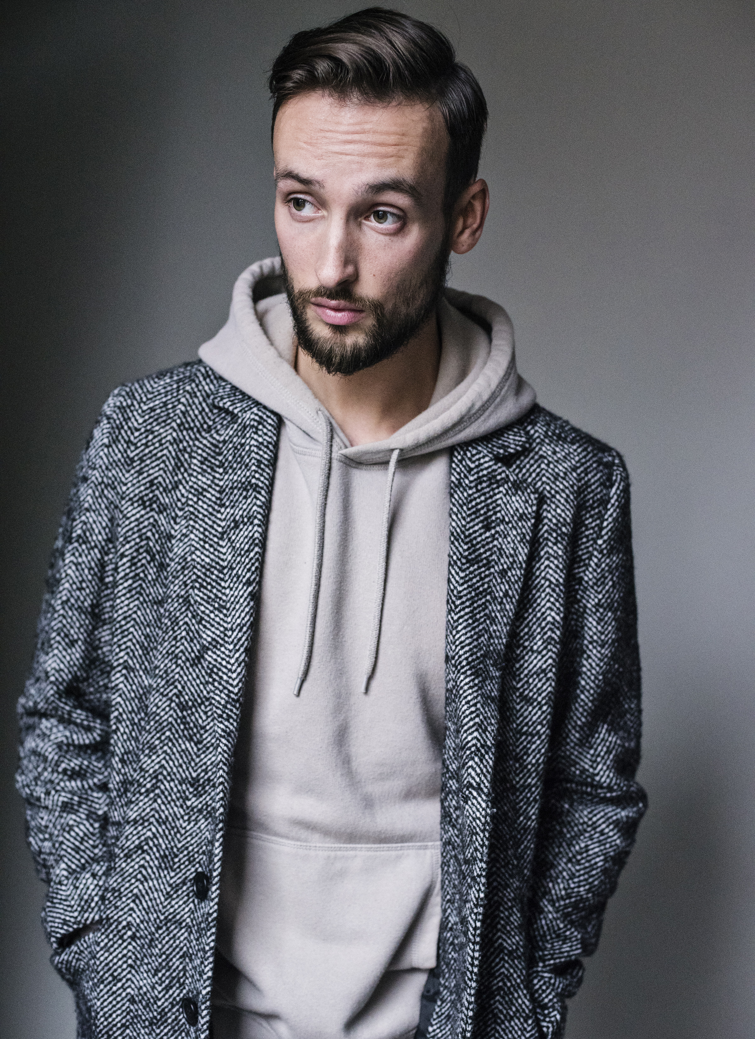 actor Dominic Vulliamy large photo