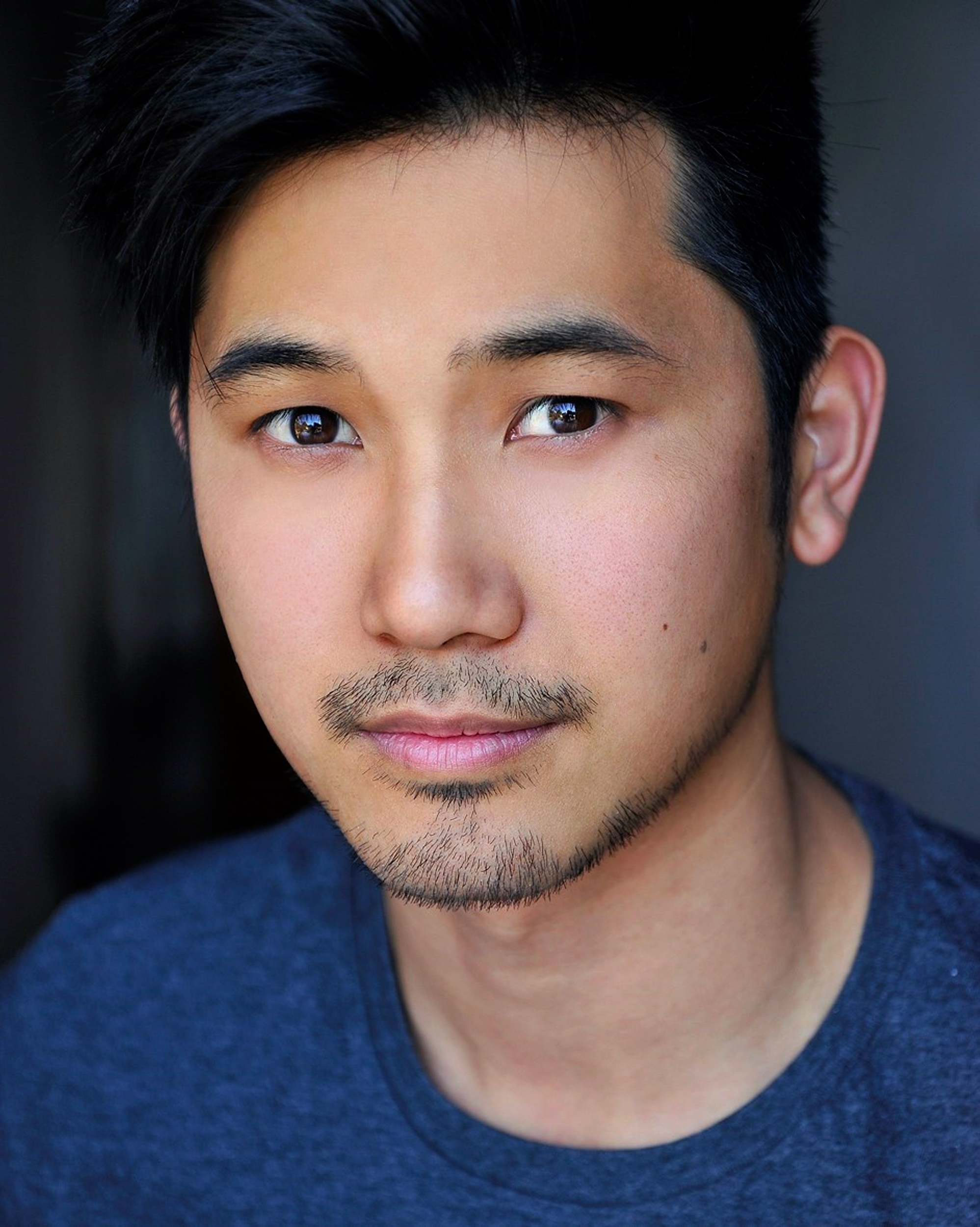 actor Jon Prasida large photo