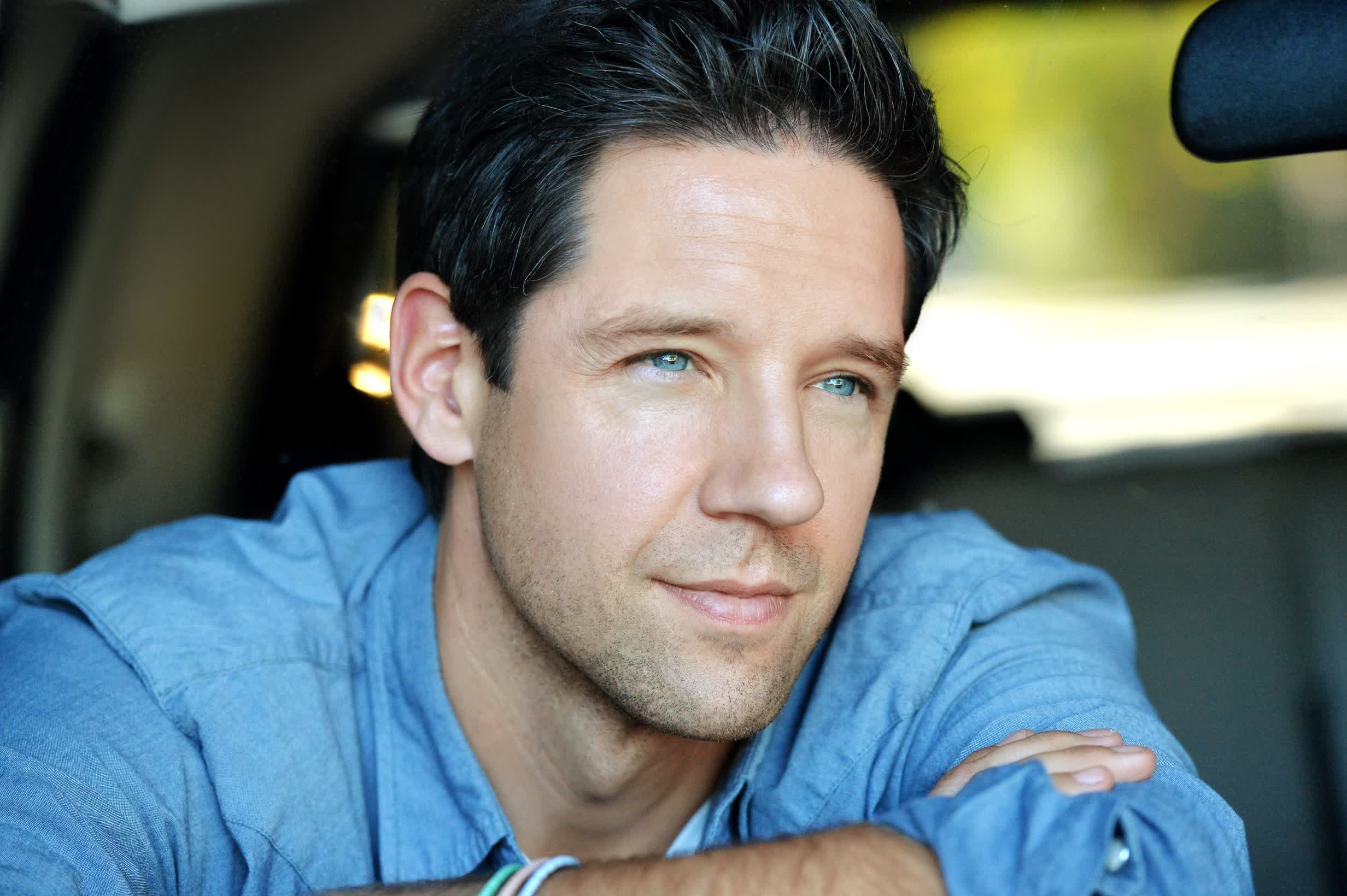 actor Todd Grinnell large photo