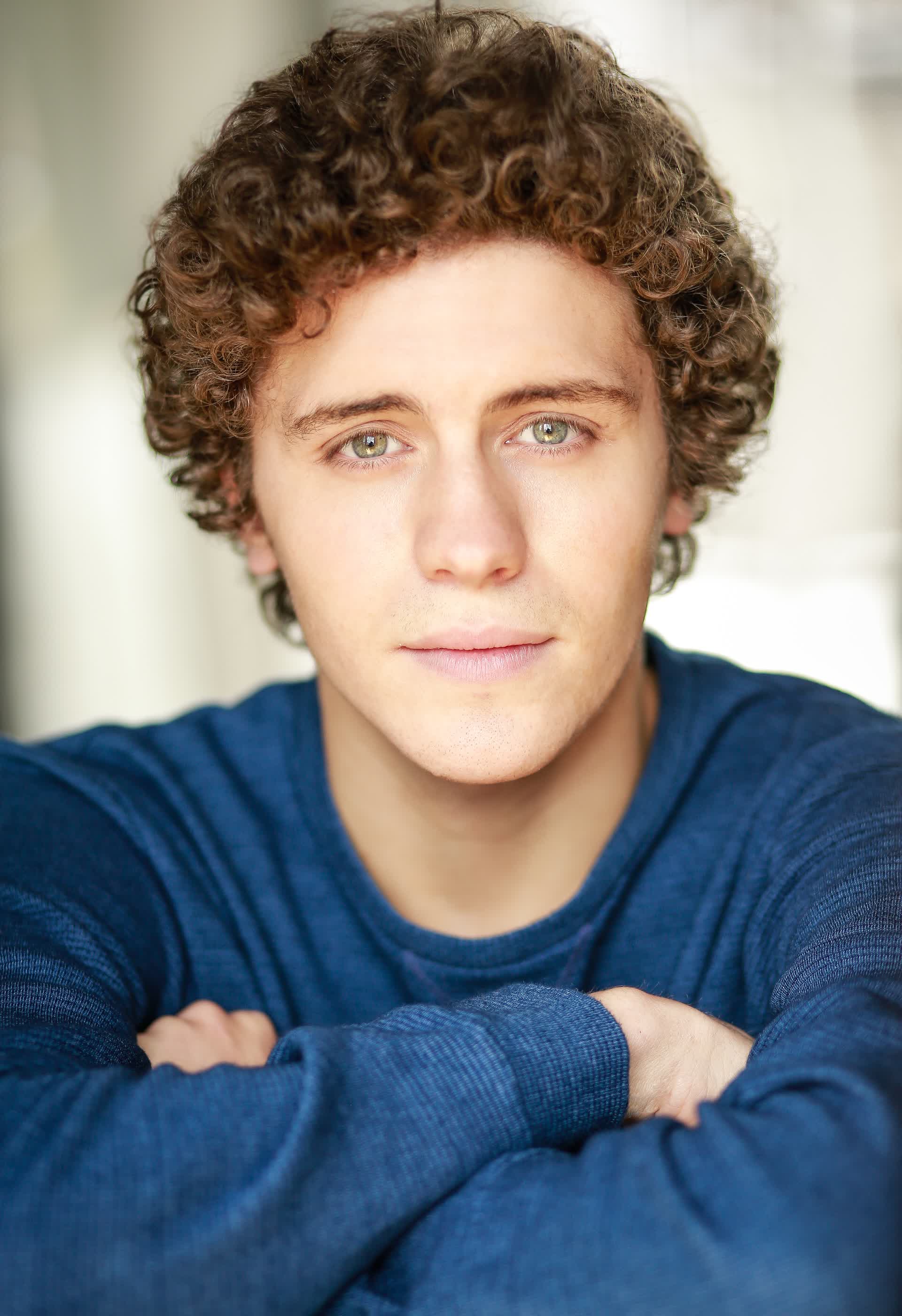 actor Dylan Llewellyn large photo