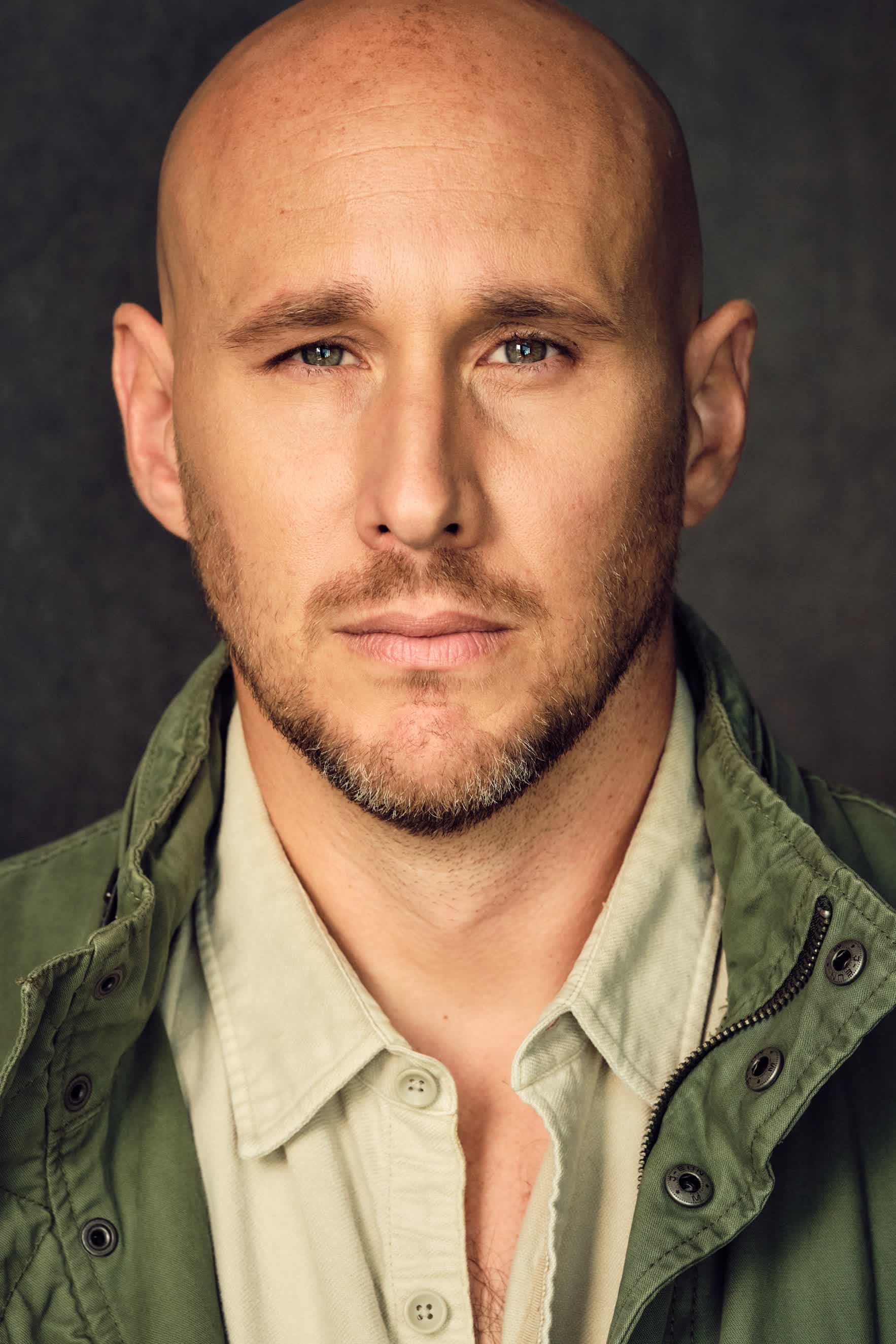 actor Josh Wingate large photo