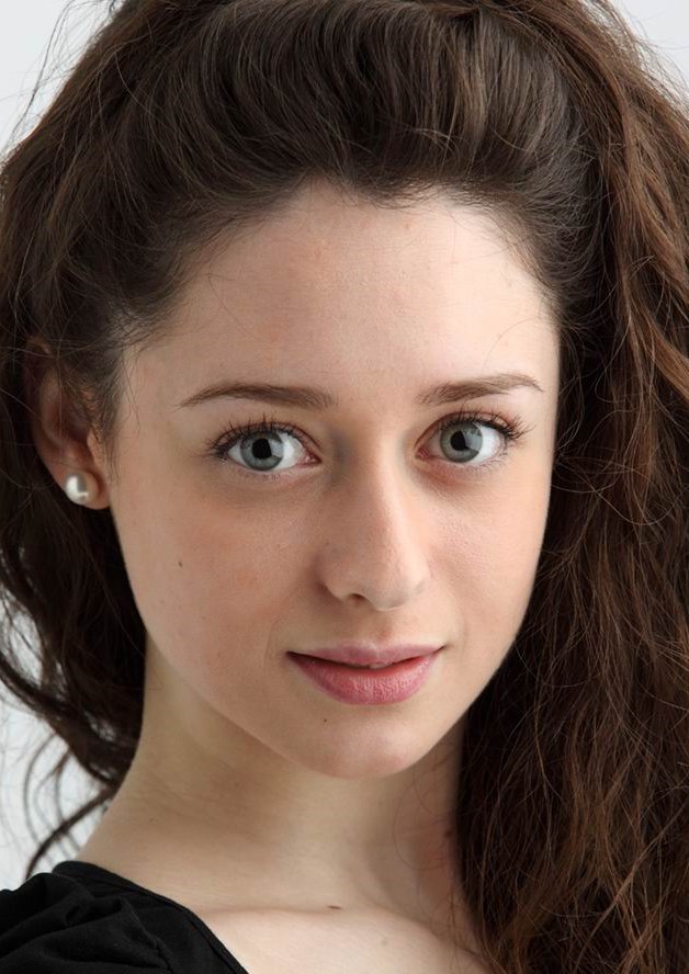 actor Elena Rivera large photo