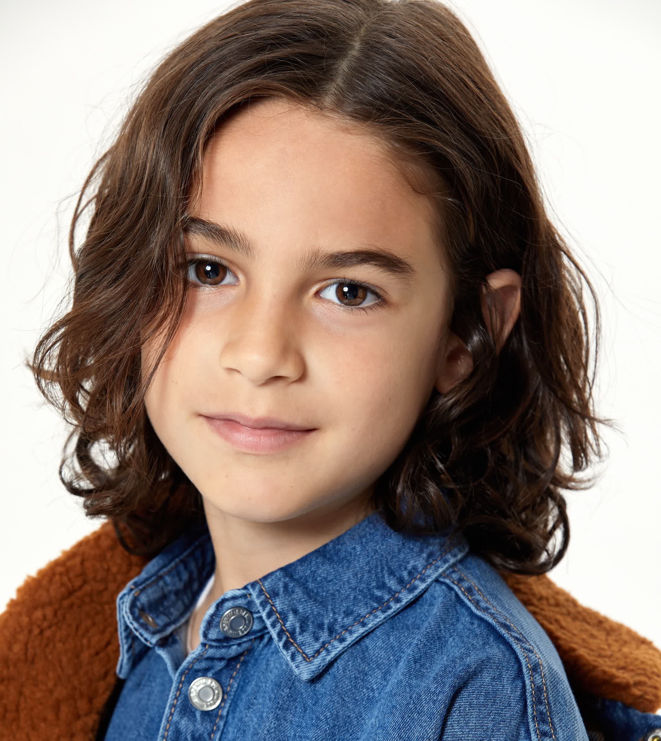 actor Grayson Eddey large photo