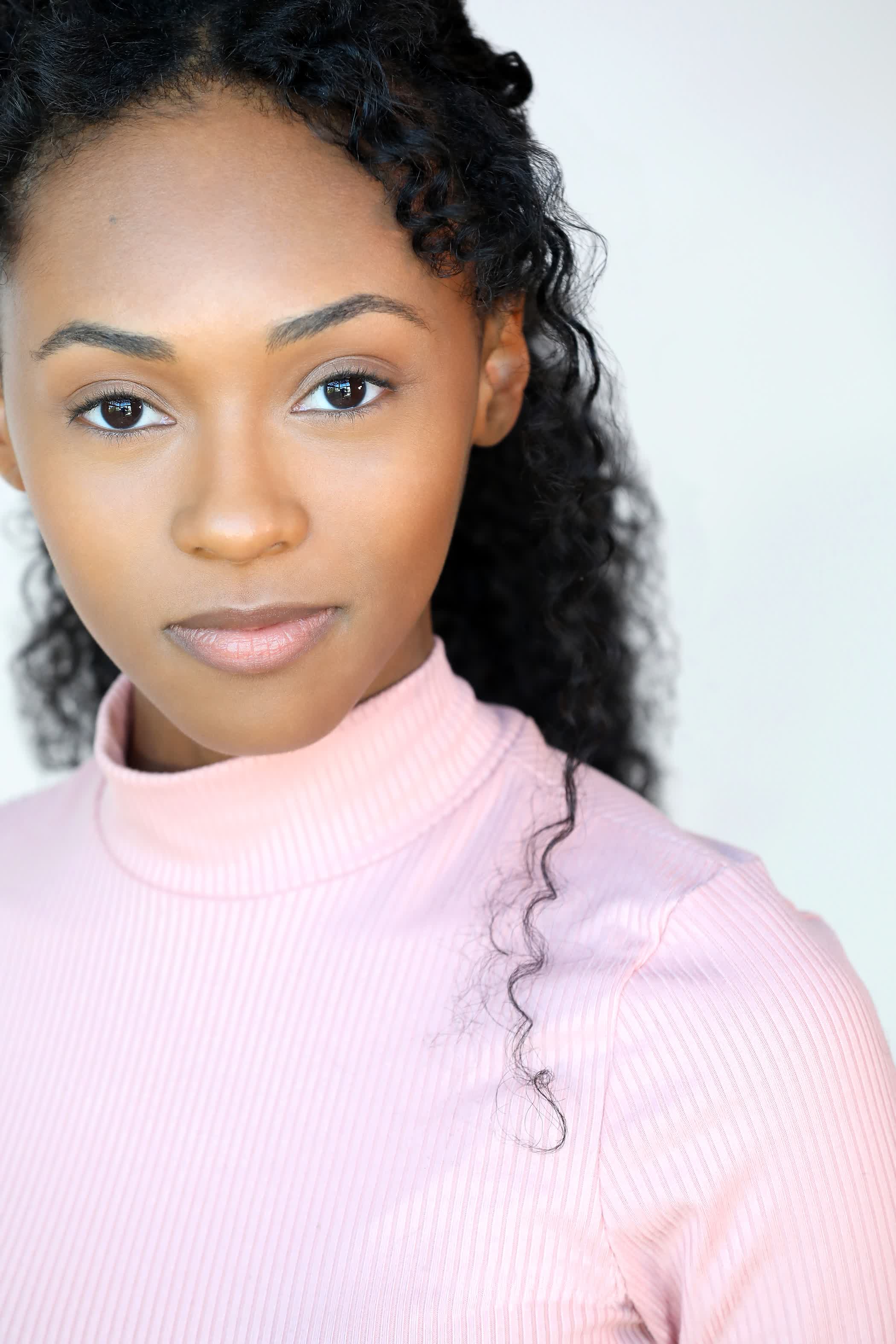 actor Laila Drew large photo