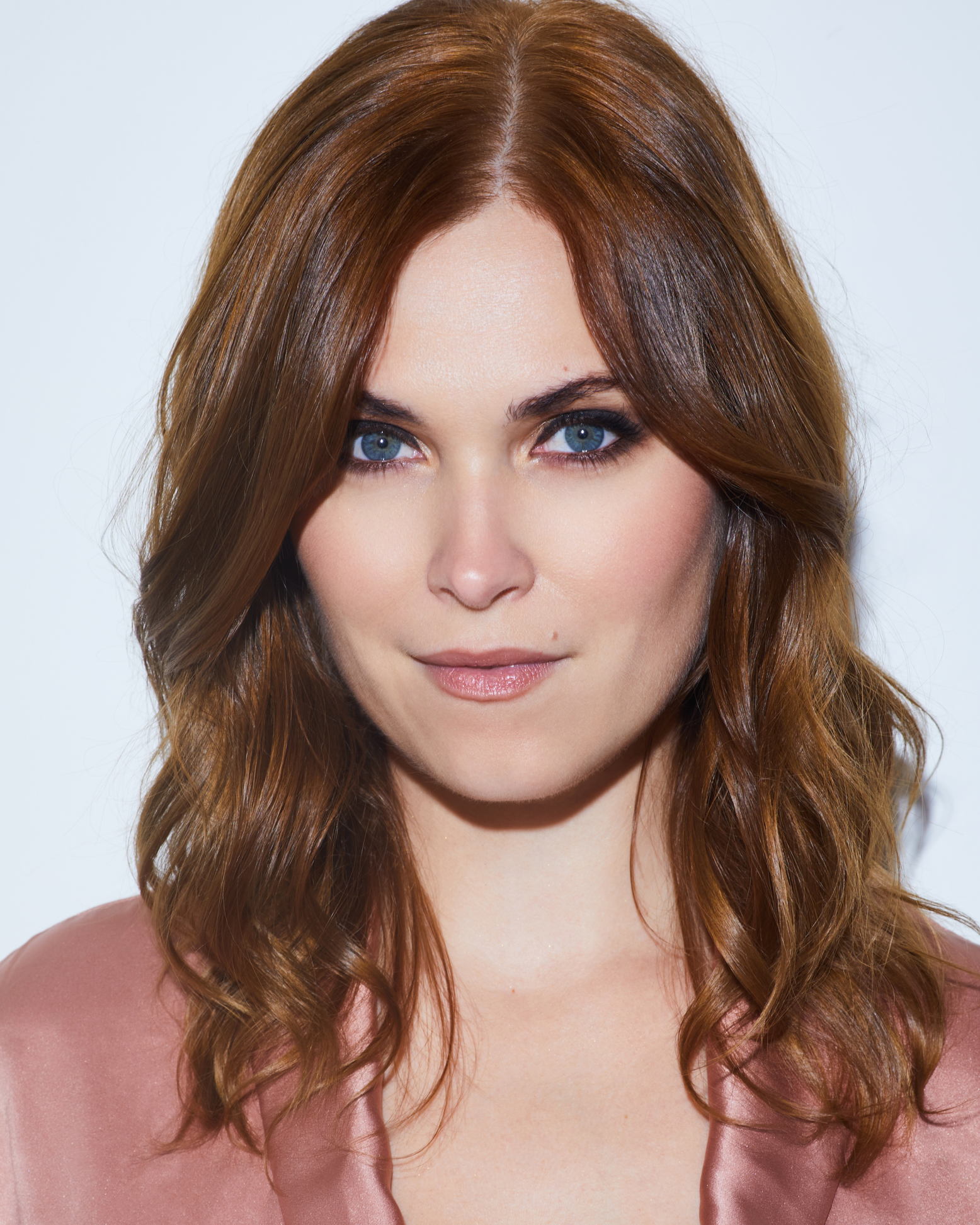 actor Eliza Taylor large photo