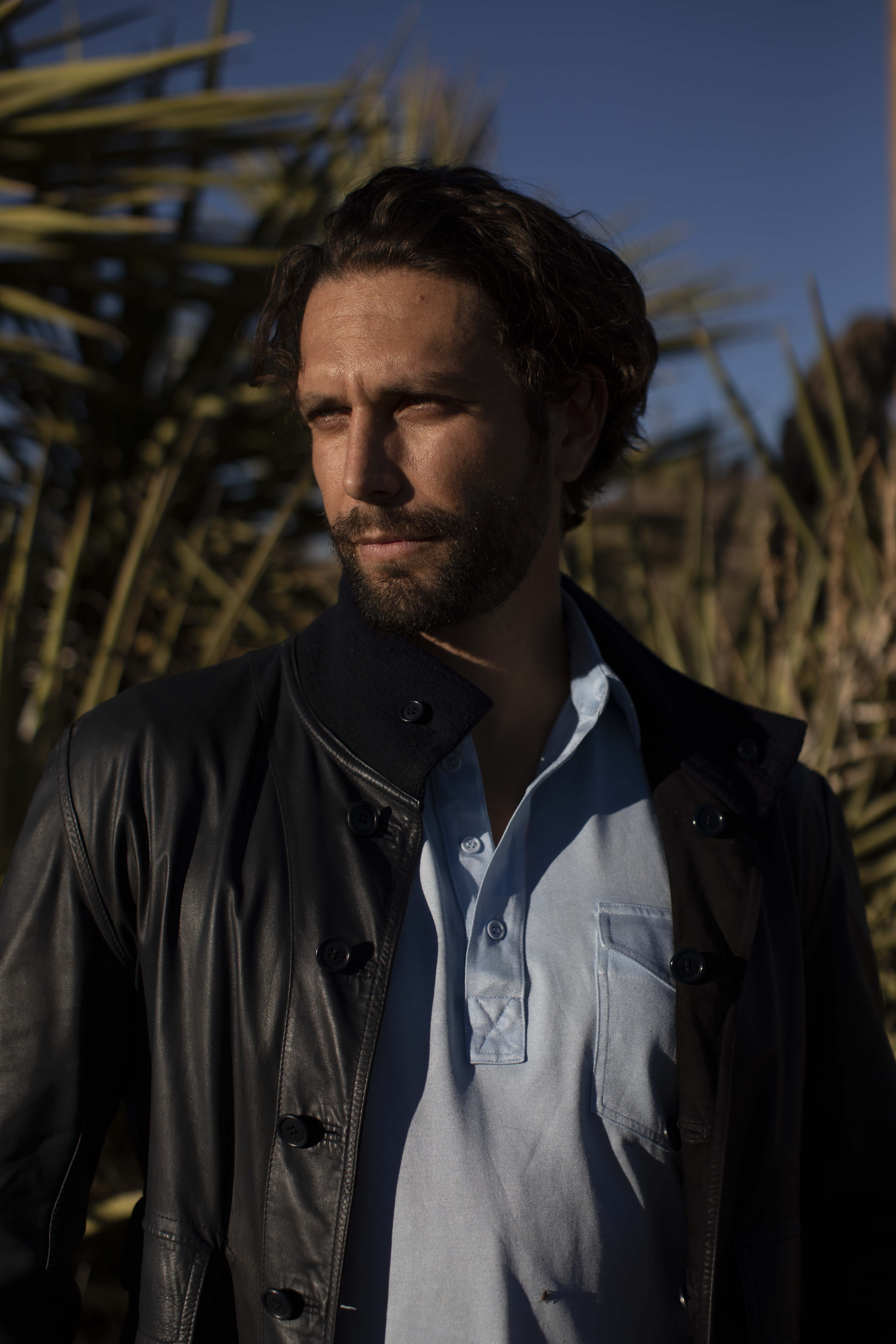 actor Iker Amaya large photo